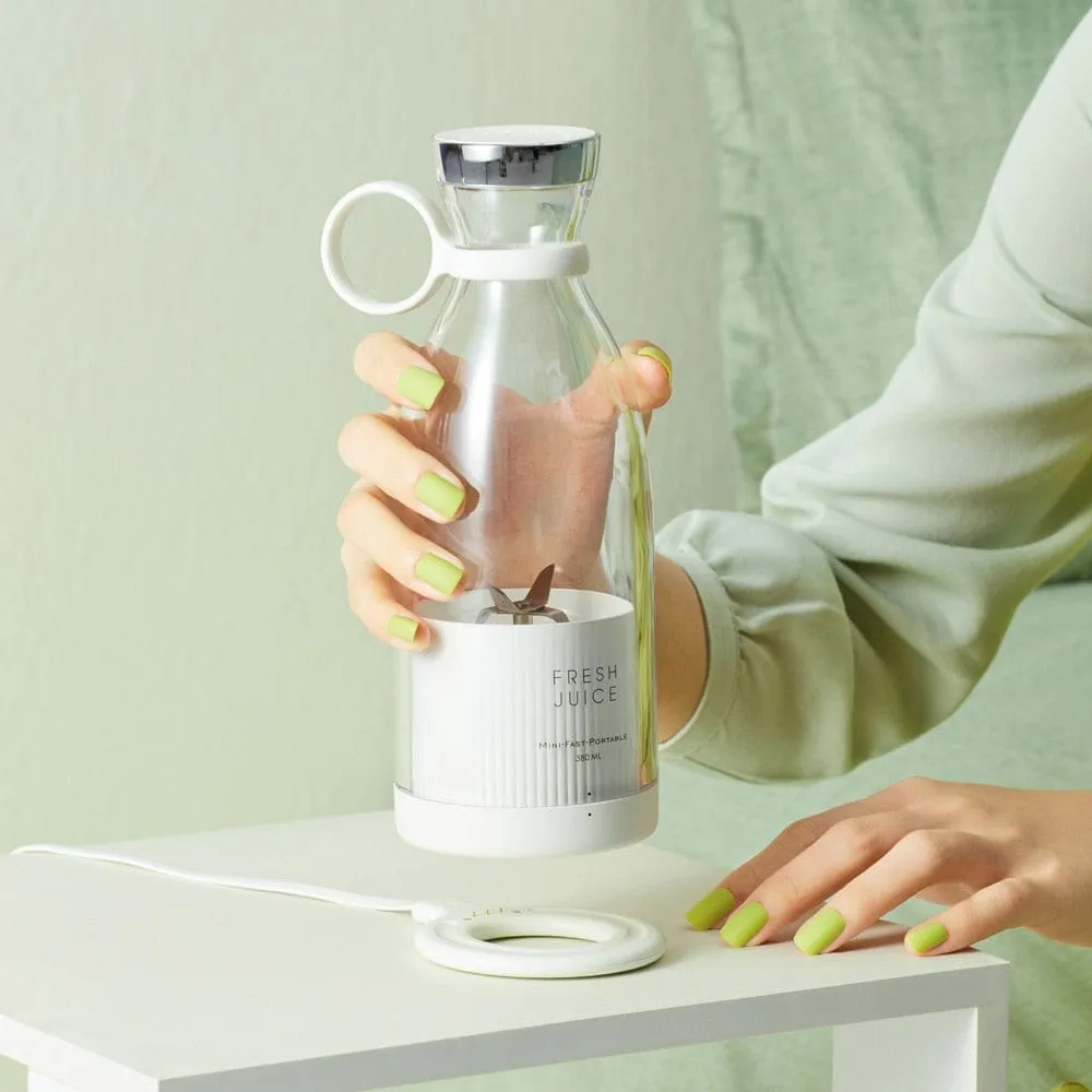 The Snuggly Fresh Juice Blender